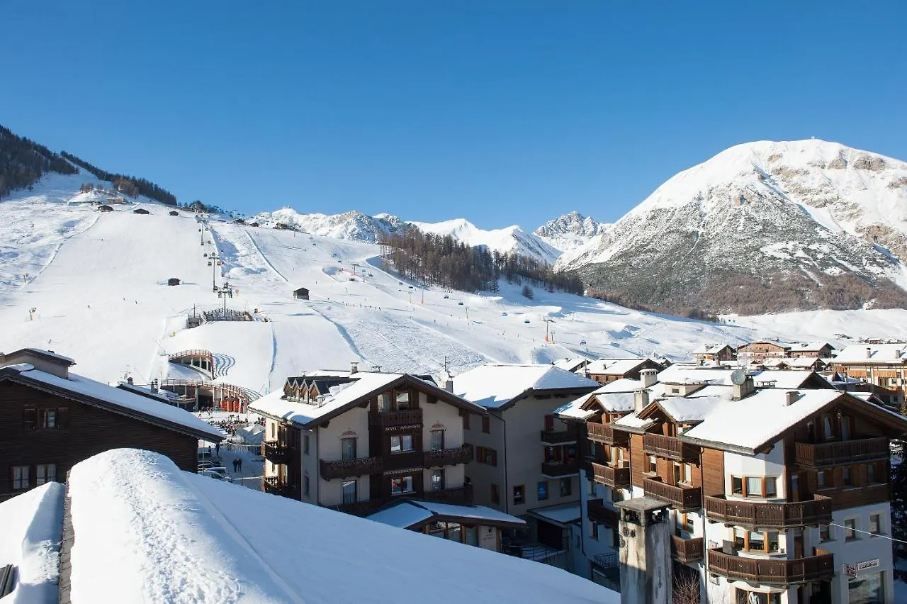 Hotel Crosal Livigno 3*,  Italy