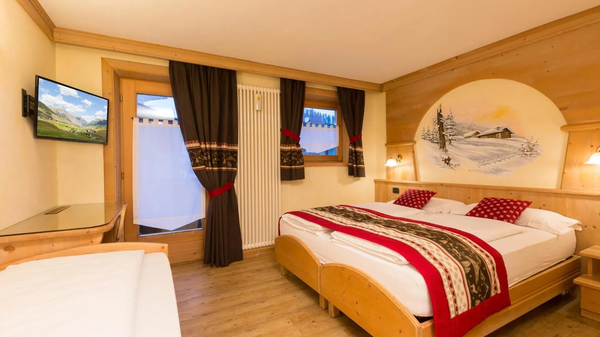 Hotel Crosal Livigno 3*,