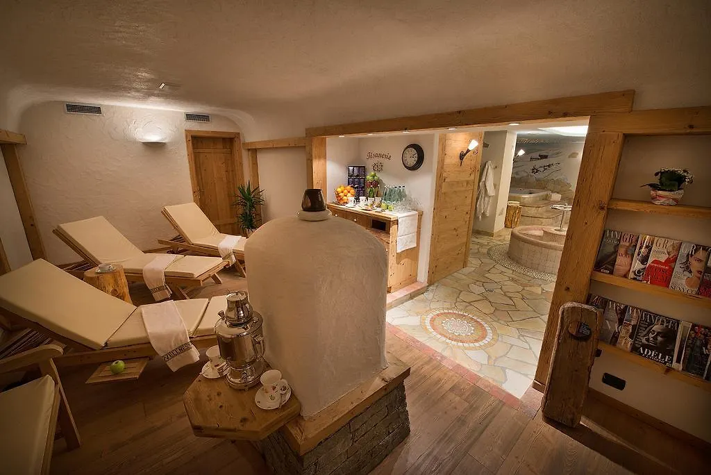Hotel Crosal Livigno 3*,
