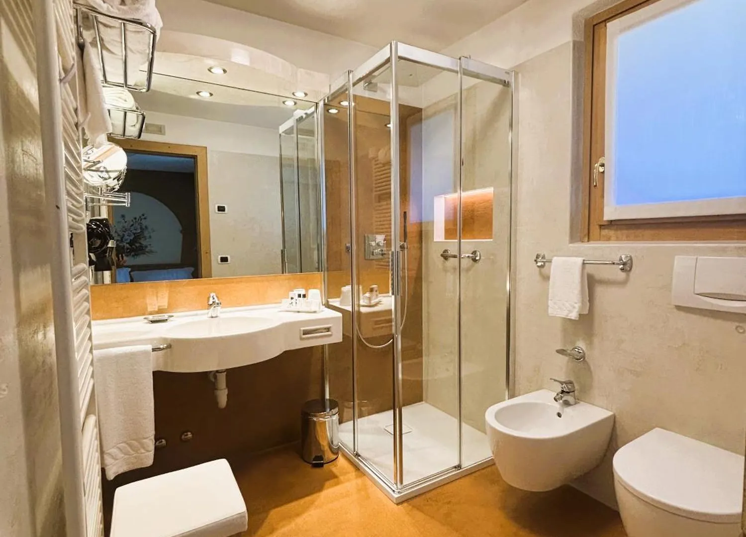 Hotel Crosal Livigno 3*,  İtalya