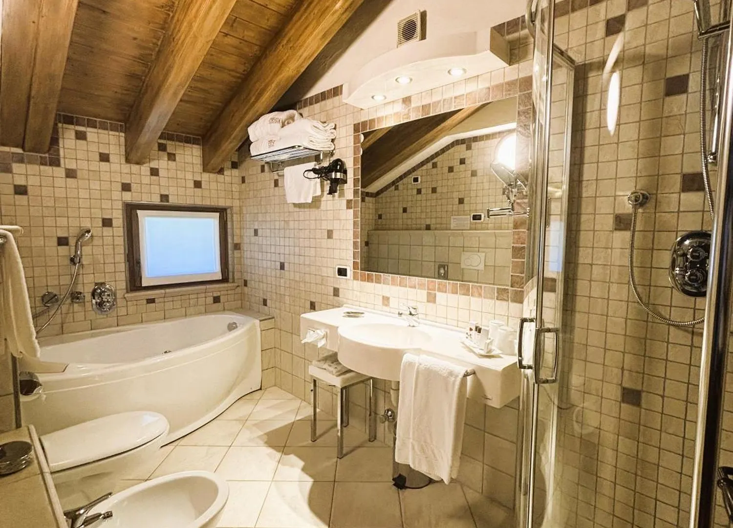 Hotel Crosal Livigno 3*,